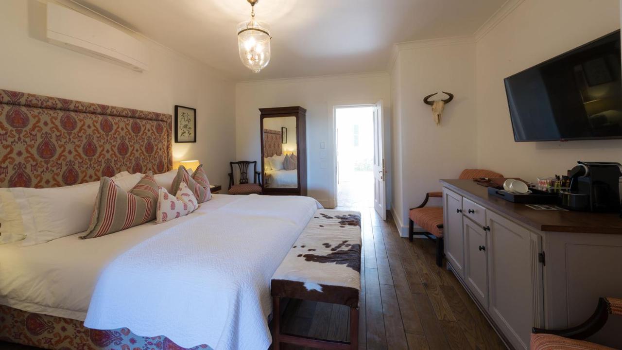 Drostdy Hotel Graaff-Reinet Екстериор снимка A bedroom at the hotel