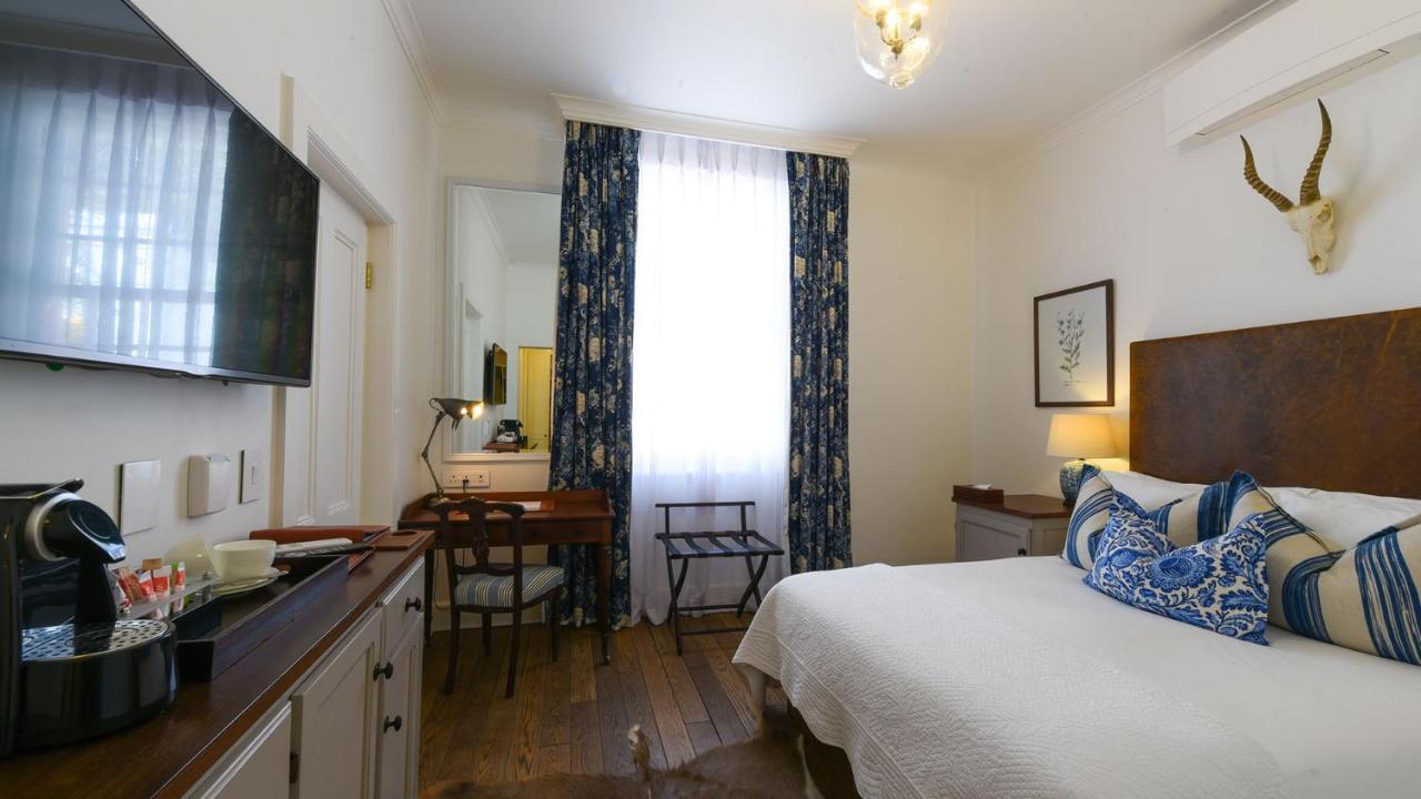 Drostdy Hotel Graaff-Reinet Екстериор снимка A room at the hotel