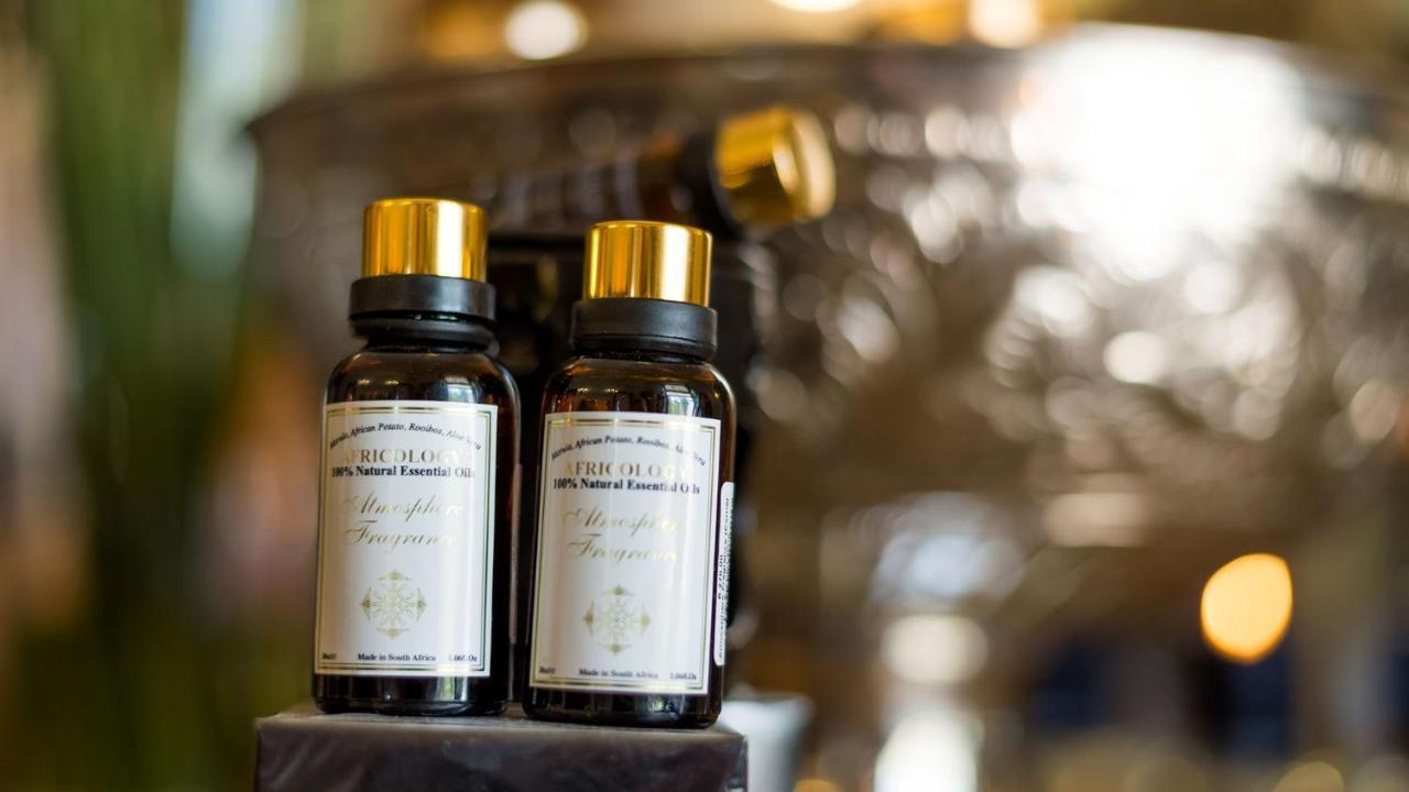 Drostdy Hotel Graaff-Reinet Екстериор снимка Essential oil bottles