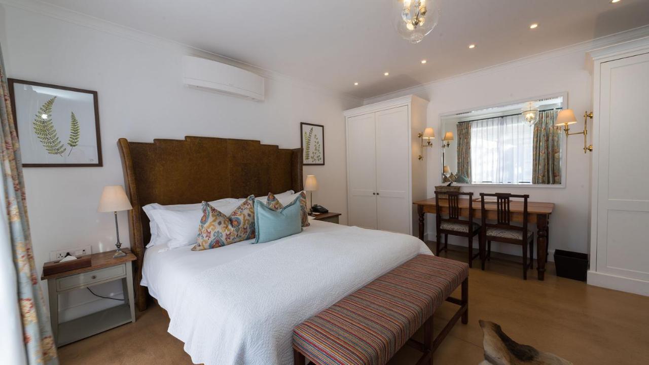 Drostdy Hotel Graaff-Reinet Екстериор снимка A bedroom at the hotel