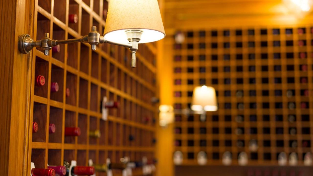 Drostdy Hotel Graaff-Reinet Екстериор снимка A tea shop in Kyoto, Japan